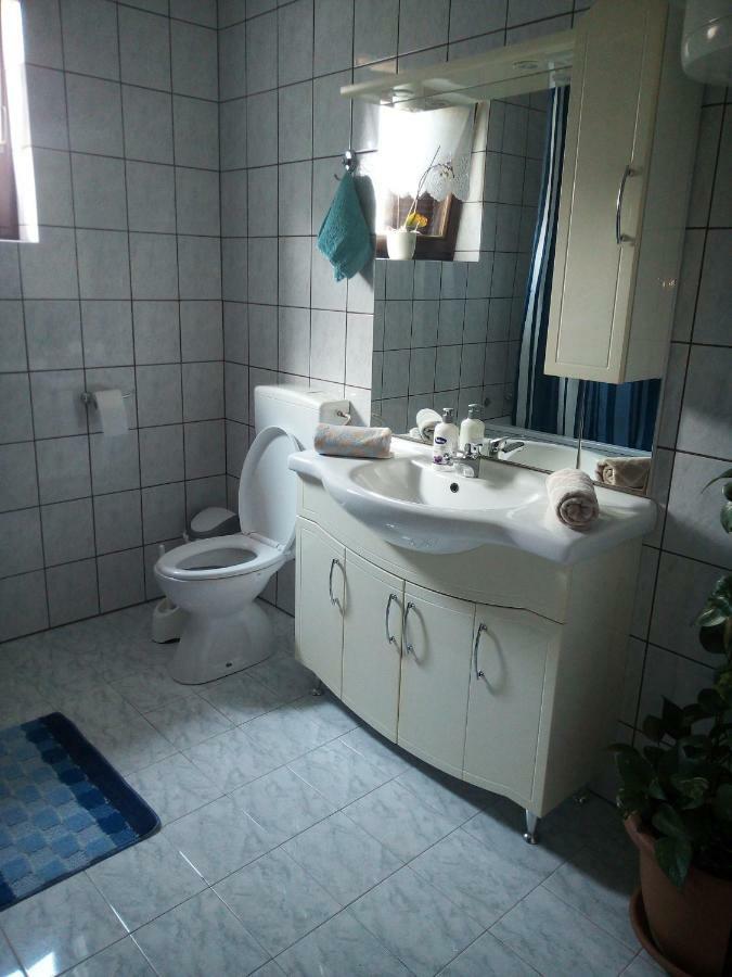 Studio Apartment Ivona & Tin スルニュ エクステリア 写真